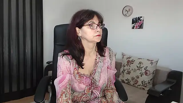 Snapshot of helua54 chatting on March 10, 8:26 am helua54 online show from March 10, 8:26 am