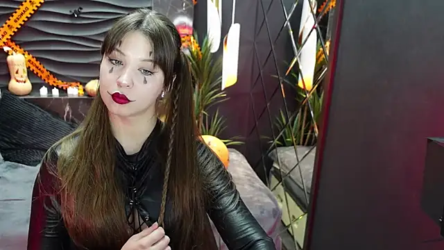 ElizaMild online show from October 31, 1:23 pm