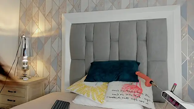 Snapshot of Princsgirl_ chatting on February 6, 6:22 pm Princsgirl online show from February 6, 6:22 pm