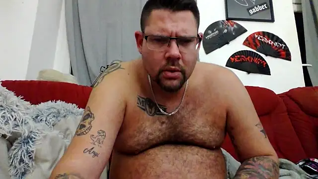 Snapshot of sexykevin17cm chatting on February 1, 9:35 pm sexykevin17cm online show from February 1, 9:35 pm