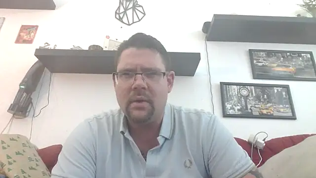 Snapshot of sexykevin17cm chatting on February 18, 2:35 pm sexykevin17cm online show from February 18, 2:35 pm