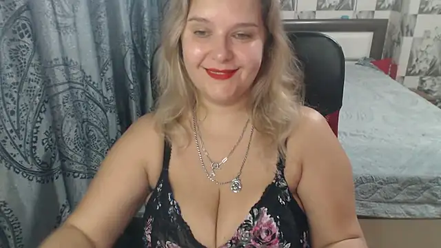 Snapshot of Boolochka chatting on November 10, 11:42 am Boolochka online show from November 10, 11:42 am