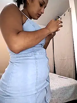 Snapshot of Shantal_Lovee chatting on May 8, 1:16 pm Shantal Lovee online show from May 8, 1:16 pm