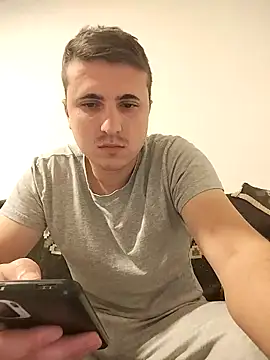 Snapshot of MrNoBoDy000 chatting on November 18, 6:34 pm MrNoBoDy000 online show from November 18, 6:34 pm