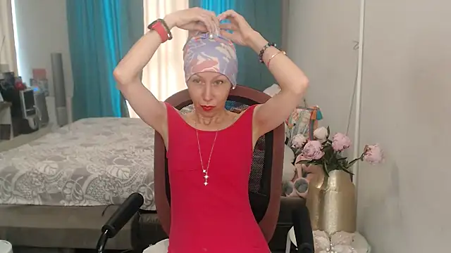 Snapshot of LuxuryNika chatting on July 13, 11:35 am LuxuryNika online show from July 13, 11:35 am