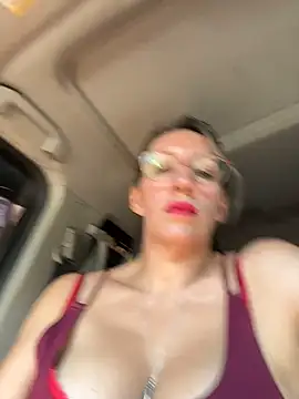 Gatitacarlita online show from March 1, 1:46 pm