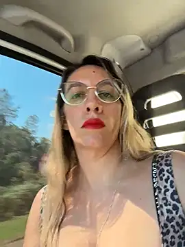 Gatitacarlita online show from March 30, 1:56 pm