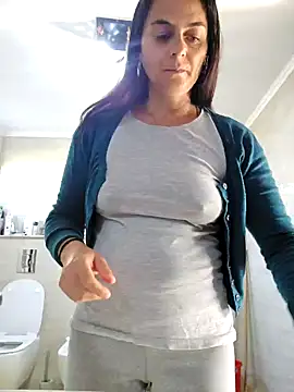 Snapshot of IsabelleCraft chatting on October 17, 10:07 am IsabelleCraft online show from October 17, 10:07 am