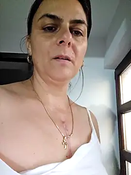 Snapshot of IsabelleCraft chatting on November 11, 2:28 pm IsabelleCraft online show from November 11, 2:28 pm