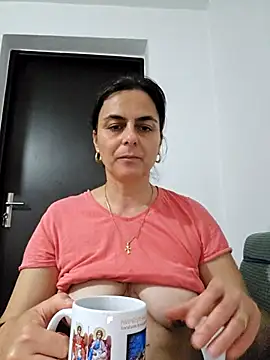 Snapshot of IsabelleCraft chatting on December 2, 2:12 pm IsabelleCraft online show from December 2, 2:12 pm