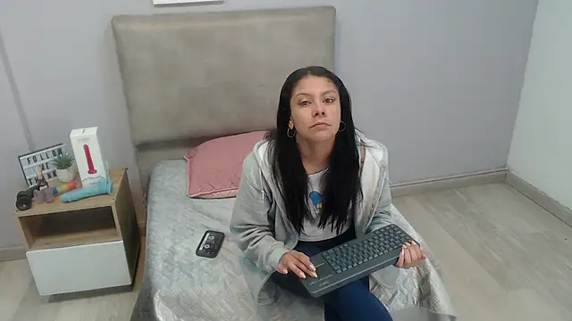 valevicious online show from December 15, 1:37 pm