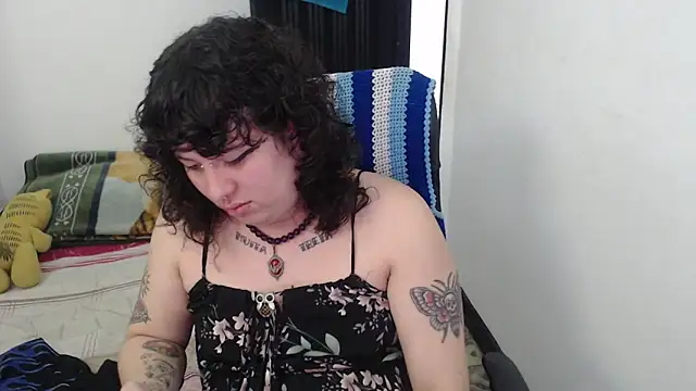 Snapshot of Smoke_trip_Alicia chatting on February 14, 3:09 pm Smoke trip Alicia online show from February 14, 3:09 pm