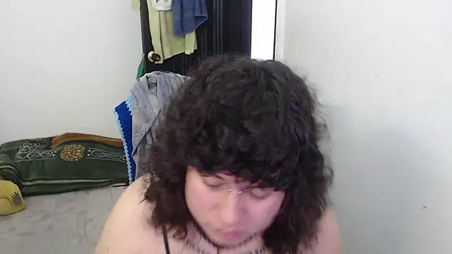 Snapshot of Smoke_trip_Alicia chatting on February 20, 2:17 pm Smoke trip Alicia online show from February 20, 2:17 pm