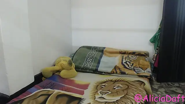 Snapshot of Smoke_trip_Alicia chatting on March 10, 3:00 am Smoke trip Alicia online show from March 10, 3:00 am