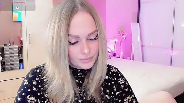 Snapshot of Libby_Nora chatting on April 27, 11:30 am Libby Nora online show from April 27, 11:30 am