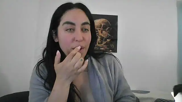 Snapshot of WetFlower69 chatting on June 27, 1:28 pm WetFlower69 online show from June 27, 1:28 pm