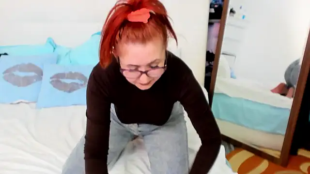 IvyHotFoxy online show from March 18, 8:59 pm