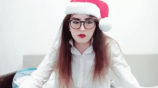 Snapshot of MinniMaksy chatting on December 28, 11:59 pm MinniMaksy online show from December 28, 11:59 pm