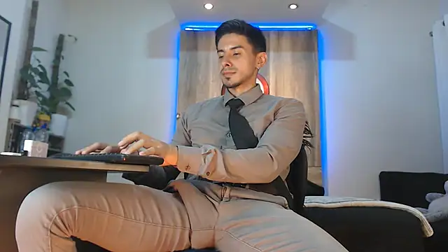 Andrew 4  online show from March 8, 6:50 am