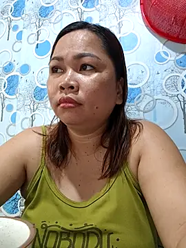 Snapshot of XXLorie_02 chatting on June 5, 10:48 pm XXLorie 02 online show from June 5, 10:48 pm