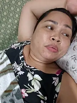 Snapshot of XXLorie_02 chatting on June 25, 10:20 am XXLorie 02 online show from June 25, 10:20 am