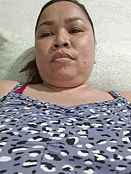 Snapshot of XXLorie_02 chatting on June 30, 1:28 am XXLorie 02 online show from June 30, 1:28 am