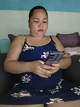 Snapshot of XXLorie_02 chatting on July 3, 1:23 am XXLorie 02 online show from July 3, 1:23 am