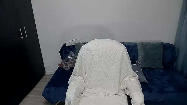 erikaerika online show from October 30, 6:59 am