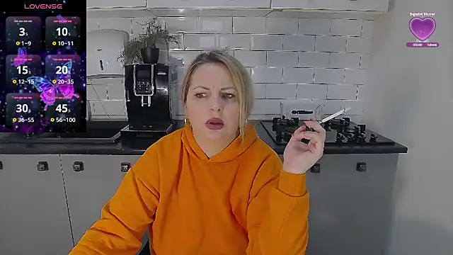 erikaerika online show from February 4, 8:53 am