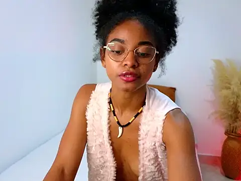 kriss reyes online show from April 19, 2:44 am