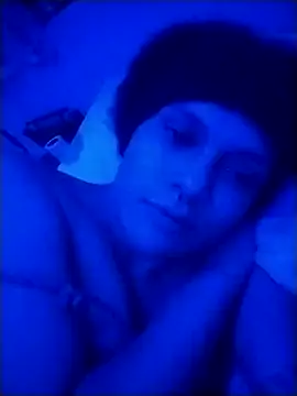 Snapshot of LUNAdeMARTE chatting on January 10, 4:12 am LUNAdeMARTE online show from January 10, 4:12 am