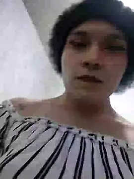 Snapshot of LUNAdeMARTE chatting on January 11, 1:27 am LUNAdeMARTE online show from January 11, 1:27 am