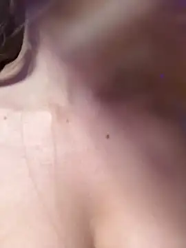 MaggyMayI online show from December 17, 5:30 pm