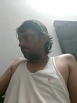 Snapshot of HotBoyOm chatting on May 18, 2:07 am HotBoyOm online show from May 18, 2:07 am