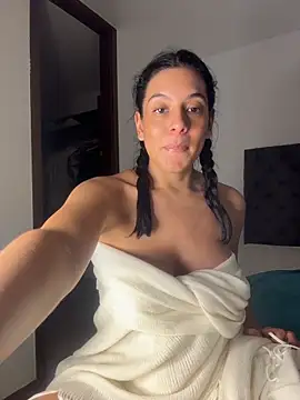 kamivolkano online show from February 22, 1:51 am