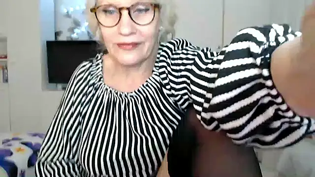 Ghertrude52 online show from March 7, 7:52 am