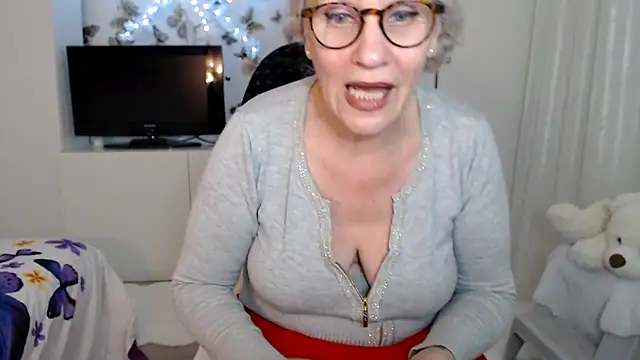 Ghertrude52 online show from March 12, 7:13 am