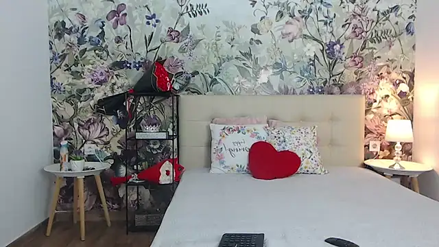 RoseDiamond06 online show from June 4, 1:28 pm