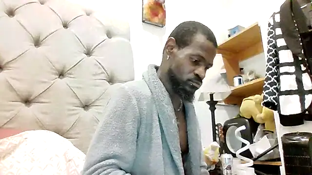 Snapshot of MrRuddeebony chatting on September 29, 12:49 am MrRuddeebony online show from September 29, 12:49 am