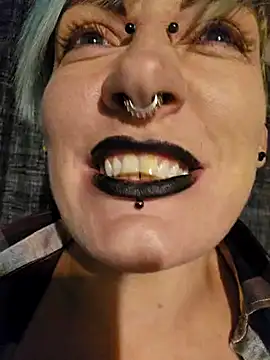 PinkTheHawk online show from December 31, 10:58 am