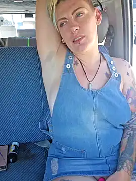 PinkTheHawk online show from January 11, 1:59 am