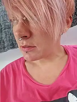 PinkTheHawk online show from January 17, 6:02 pm