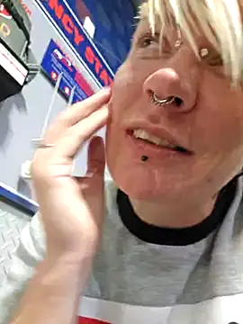 PinkTheHawk online show from March 7, 9:18 am