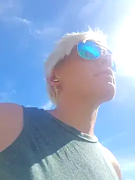 PinkTheHawk online show from March 13, 11:38 pm