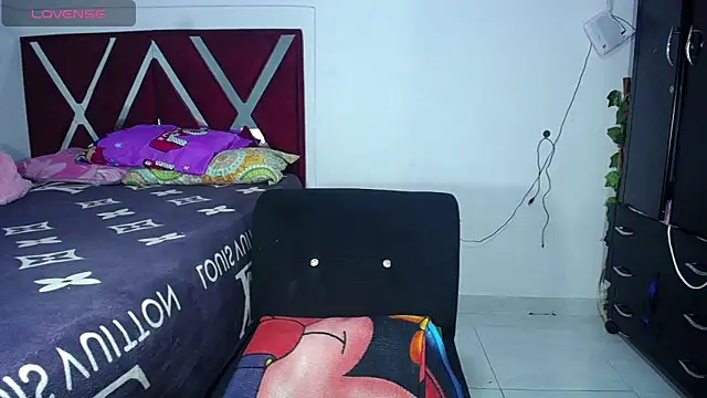 DanisaBrown online show from March 7, 2:01 pm