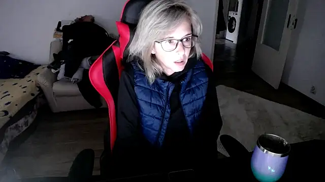 SexxyLety online show from October 1, 6:30 am