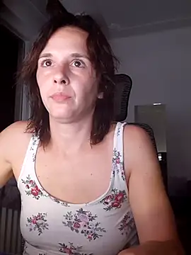 Snapshot of SexxyLety chatting on August 2, 8:18 pm SexxyLety online show from August 2, 8:18 pm