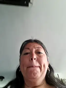 Snapshot of emma_tour chatting on December 2, 4:53 pm emma tour online show from December 2, 4:53 pm