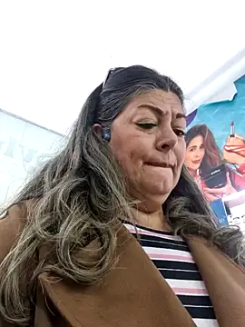 Snapshot of emma_tour chatting on December 5, 4:34 pm emma tour online show from December 5, 4:34 pm