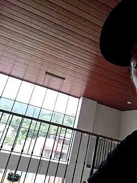 Snapshot of emma_tour chatting on December 7, 4:03 pm emma tour online show from December 7, 4:03 pm